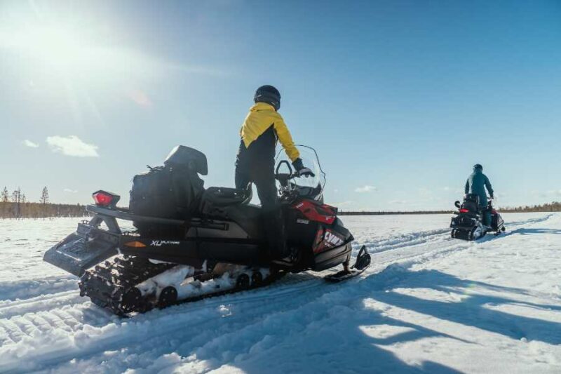 Met de sneeuwscooter door Lapland in maart tijdens een reis met Nordic.