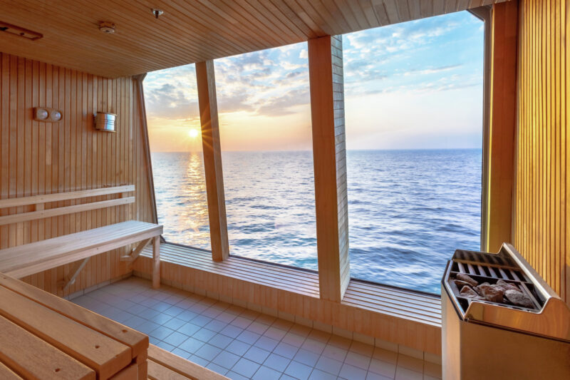 sauna met zicht op zee op het ms maud expeditieschip