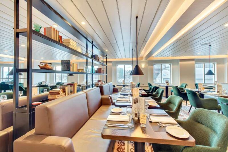 Main restaurant MS Kong Harald