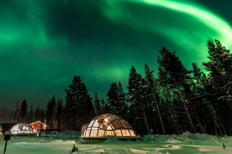 Glazen iglo noorderlicht