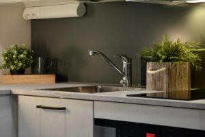 Keuken in de Aava Sky village met Nordic in Finland