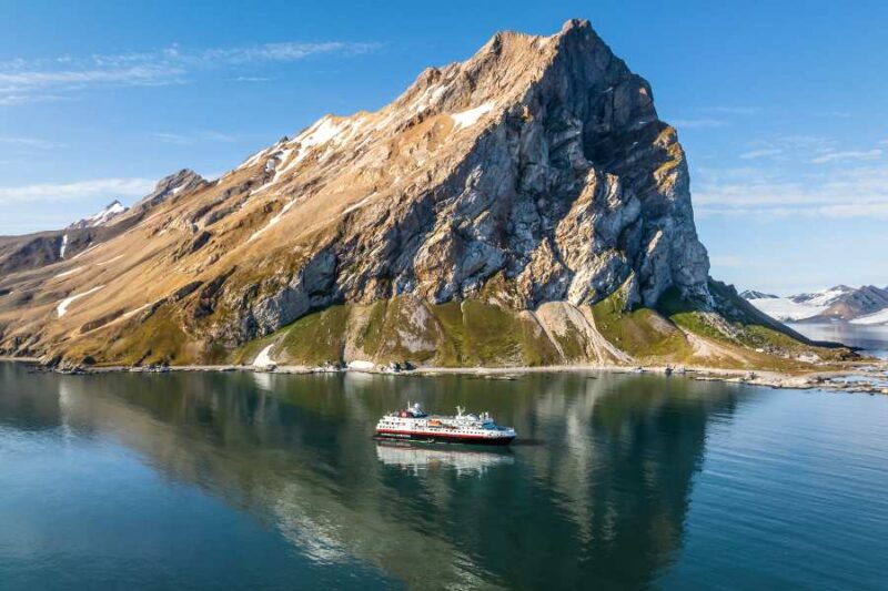 Spitsbergen Svalbard line