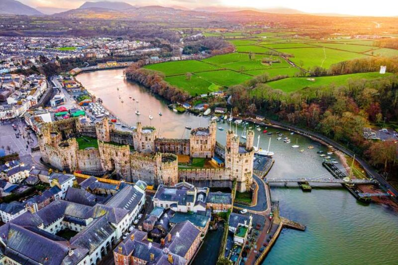 Caernarfon-Castle-middeleeuws-kasteel-in-Wales-met-Galtic