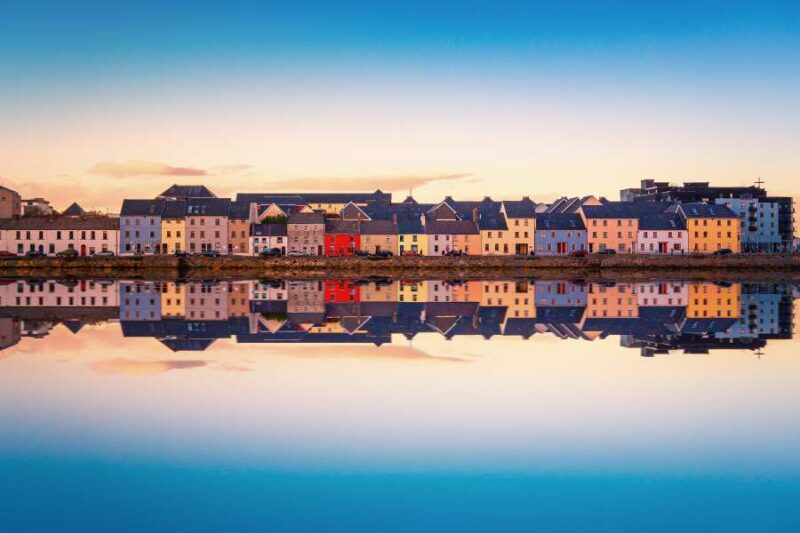 The-Claddagh-in-Galway-tijdens-een-citytrip-in-Ierland-met-Nordic