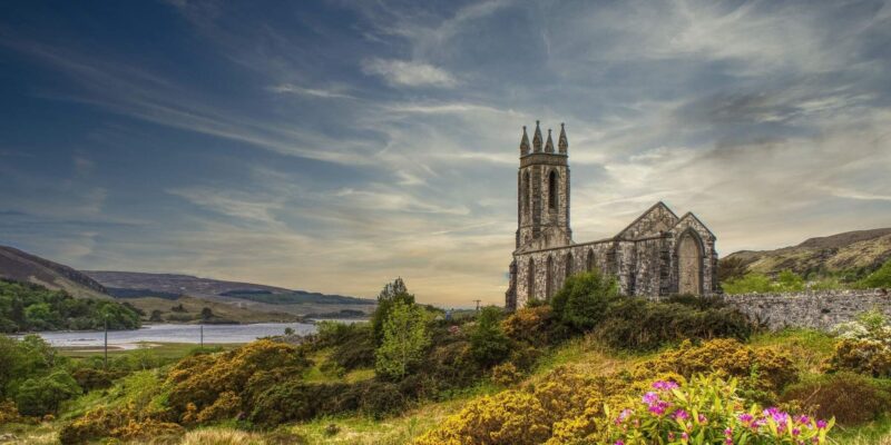 De-ruïnes-van-Dunlewey-Ierland